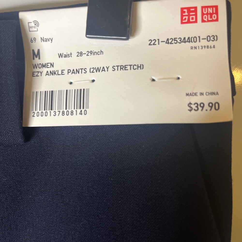 SOLD UNIQLO Womens EZY ankle pants 2 way stretch Navy BNWT
